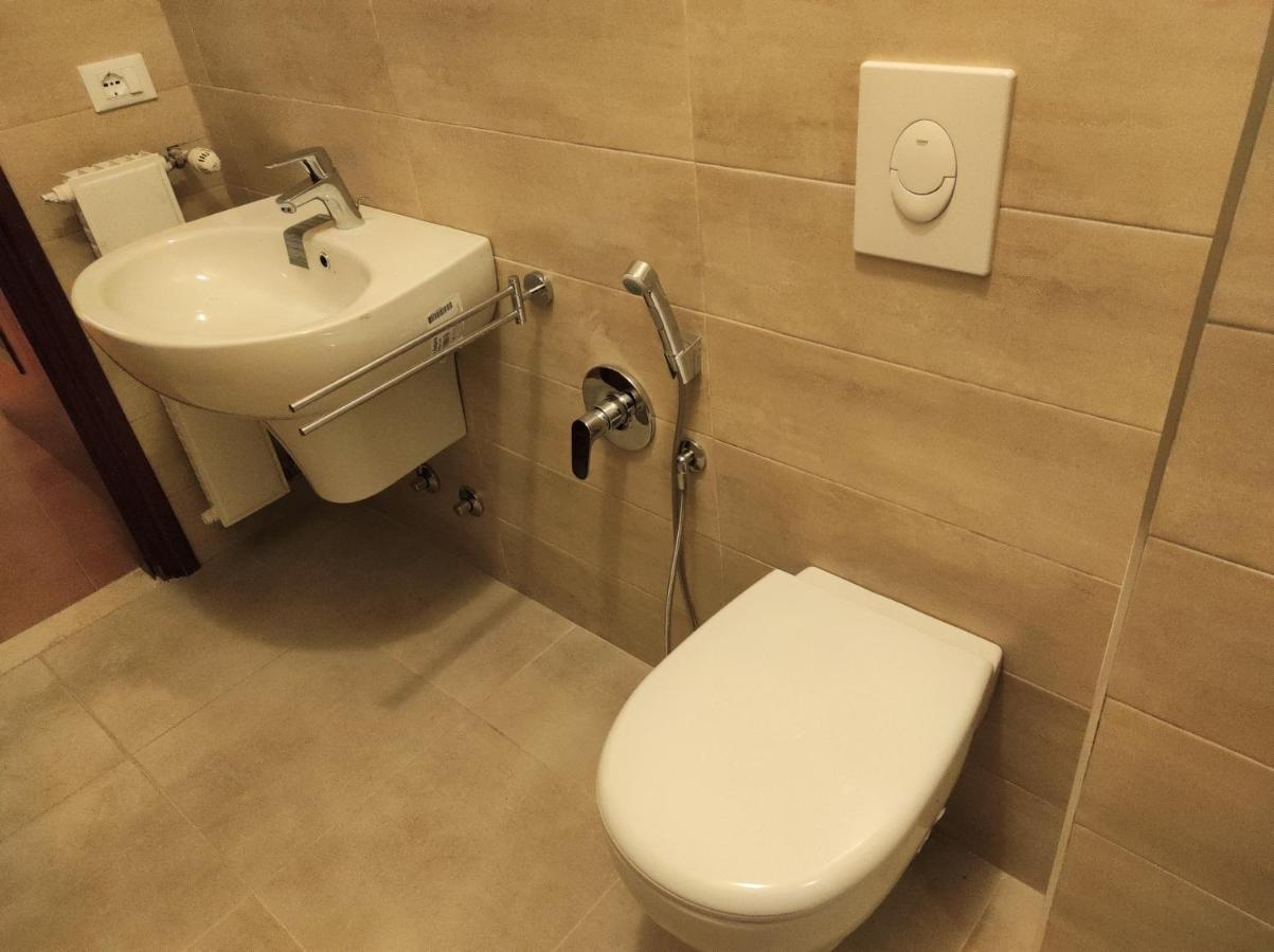 Appartamento Anna Desenzano del Garda Luaran gambar